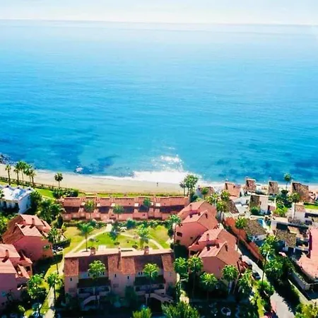Coastal Retreat-sleeps 5 Sea View Pool & Parking Апартаменты Эстепона