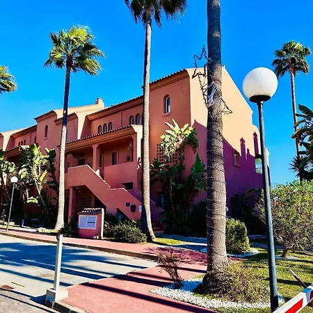 Coastal Retreat-sleeps 5 Sea View Pool & Parking *