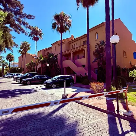 Апартаменты Coastal Retreat-sleeps 5 Sea View Pool & Parking Эстепона