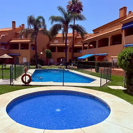 Coastal Retreat-sleeps 5 Sea View Pool & Parking *